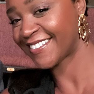 Meet your Posher, Shana